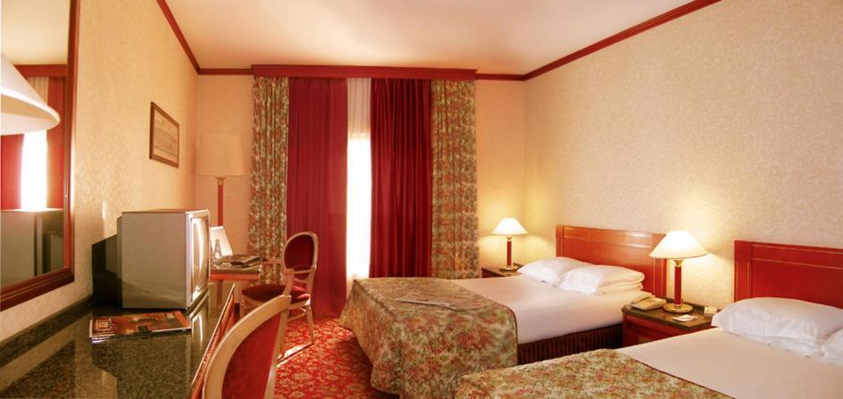 Russott Hotel Mestre Ngoại thất bức ảnh