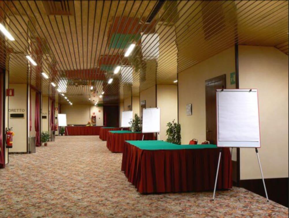 Russott Hotel Mestre Ngoại thất bức ảnh