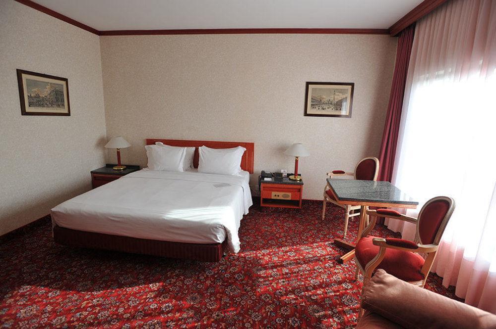 Russott Hotel Mestre Ngoại thất bức ảnh